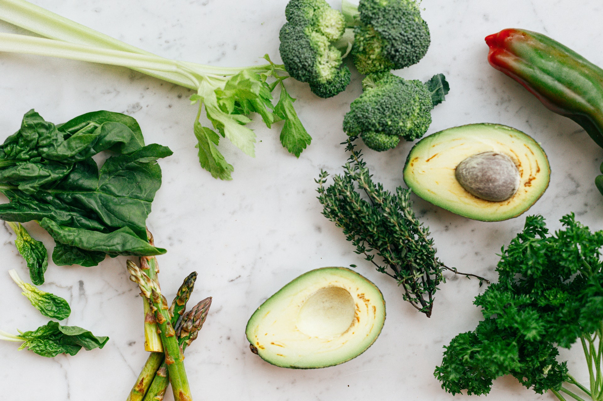 Food sources of folate (vitamin b9) — spinach, broccoli, and avocados