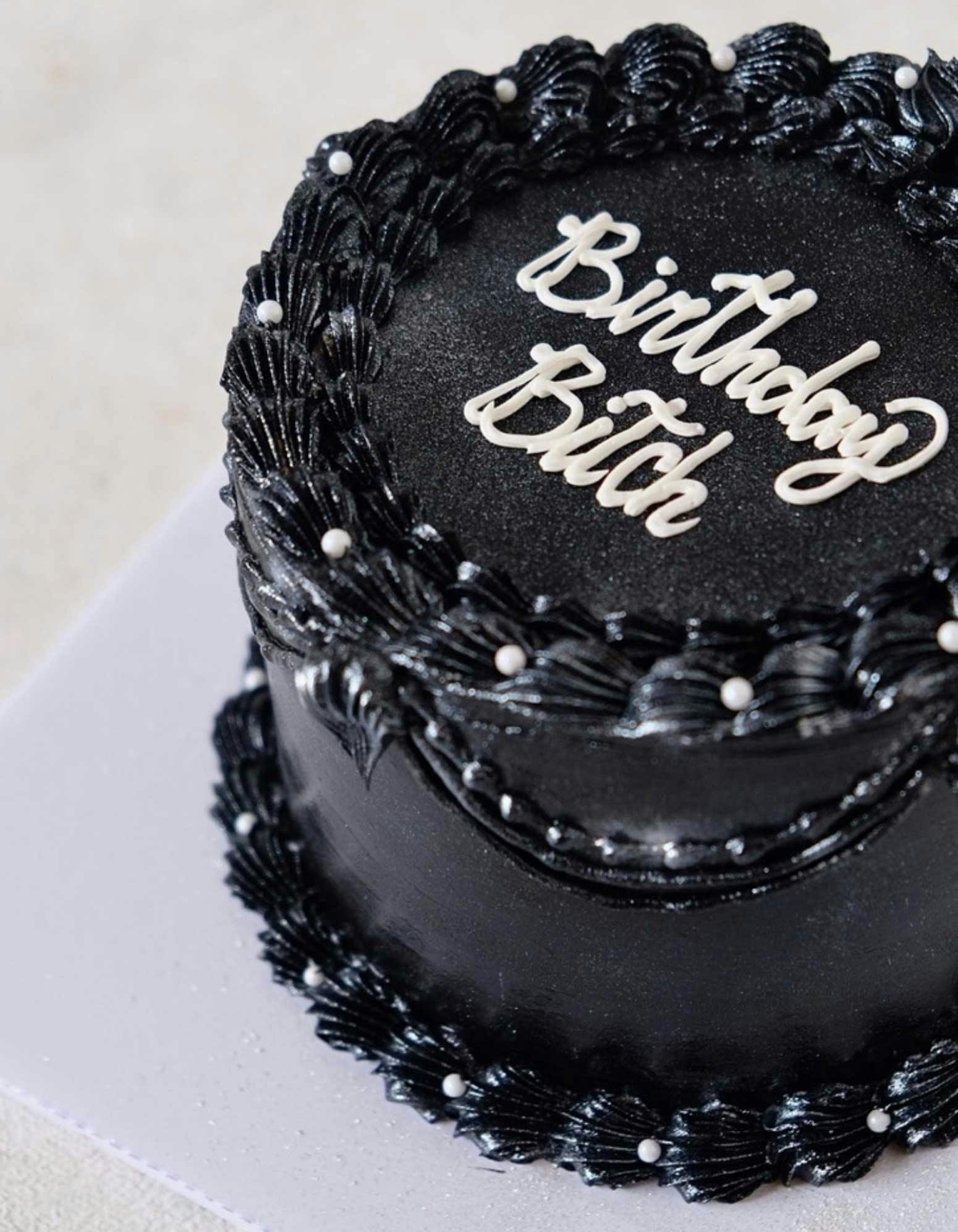 Black royal vintage cake design with glitter