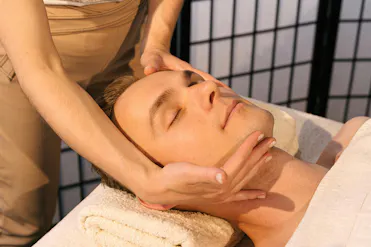 massage tête homme