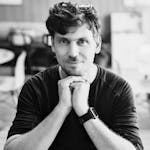 Portrait noir et blanc de Cyrille Grossholtz