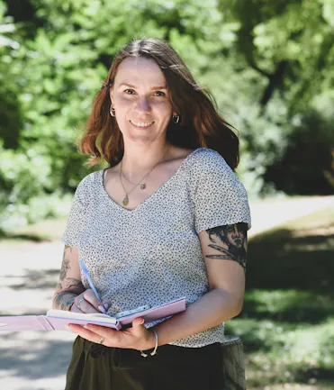 Portrait Camille LAROQUE by Cathy SOLER d'Album en Folie 2025