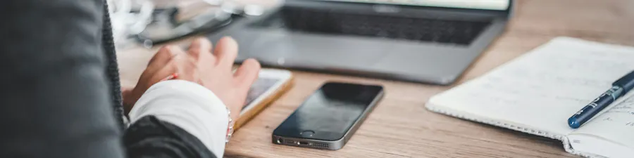 femme réflexion communication