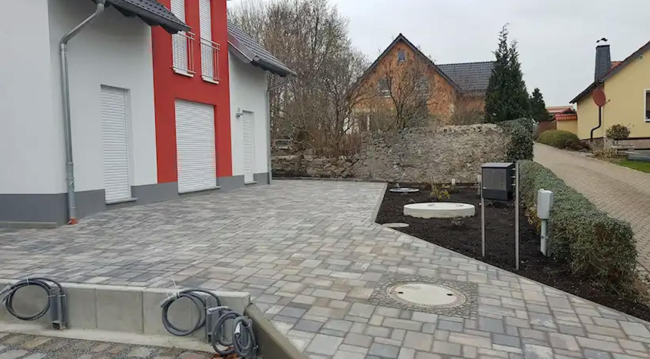 Gepflasterte Einfahrt