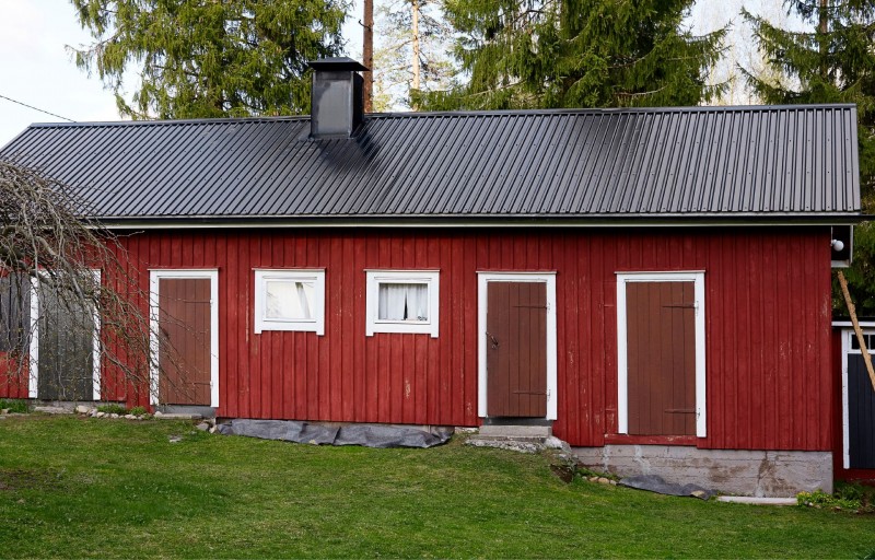 Red wooden walls 
