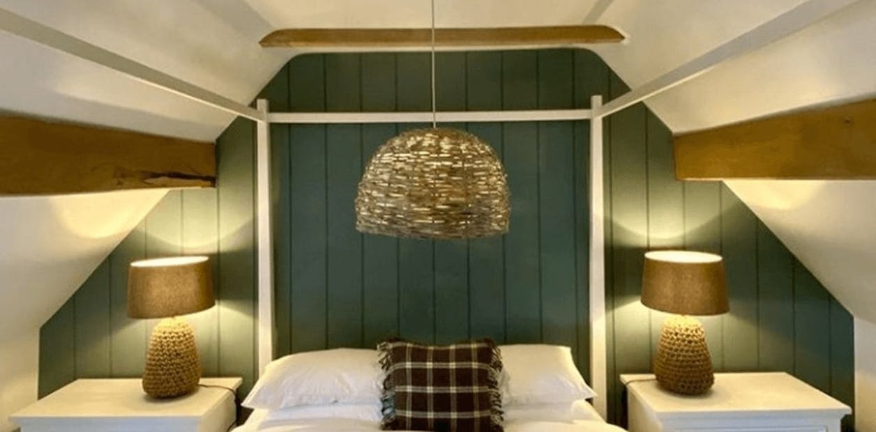 dark green paint colours