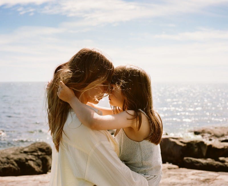 Color Now Palette - Content Image - Beach Embrace