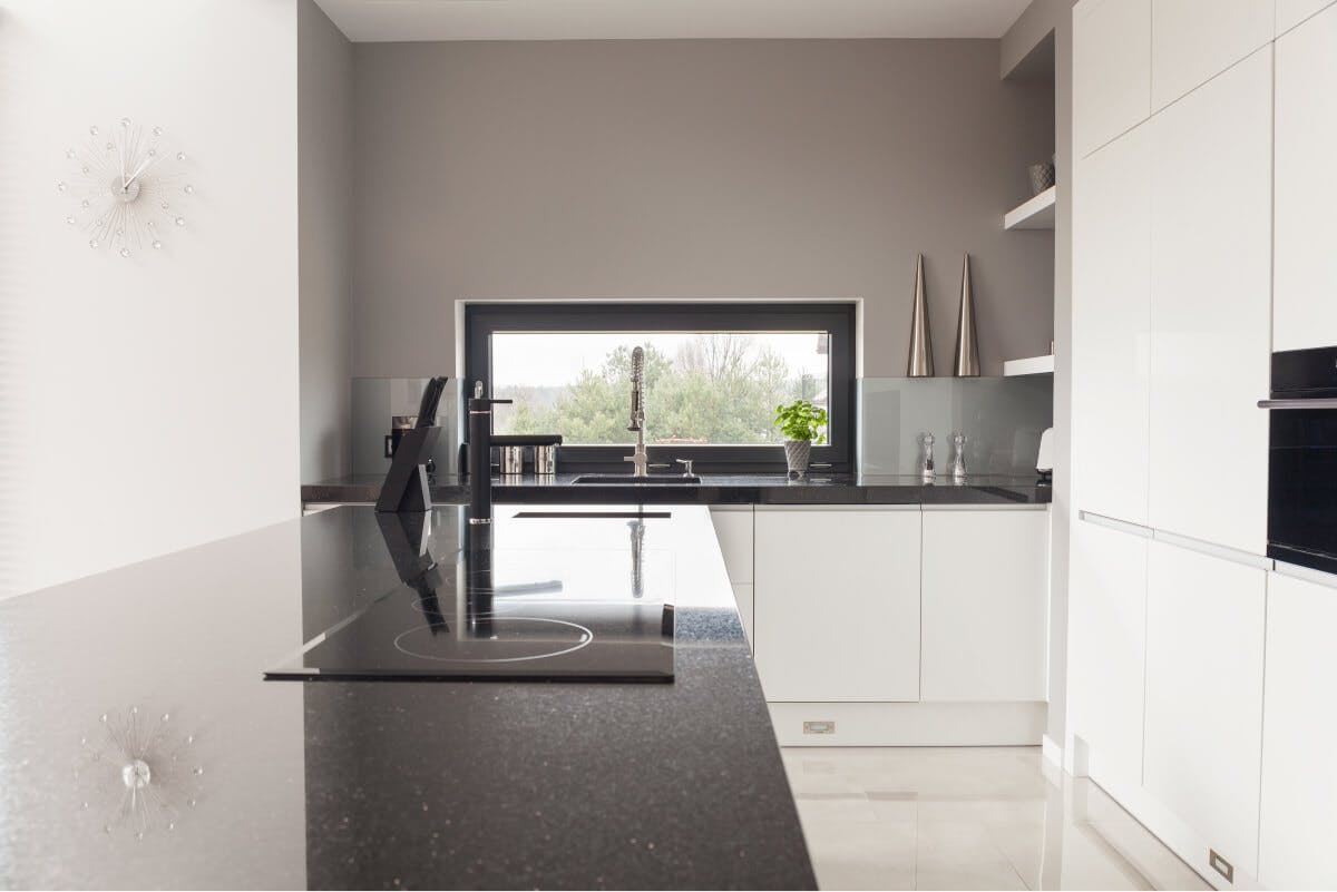 Kitchen Colour Schemes to Match Black Worktops