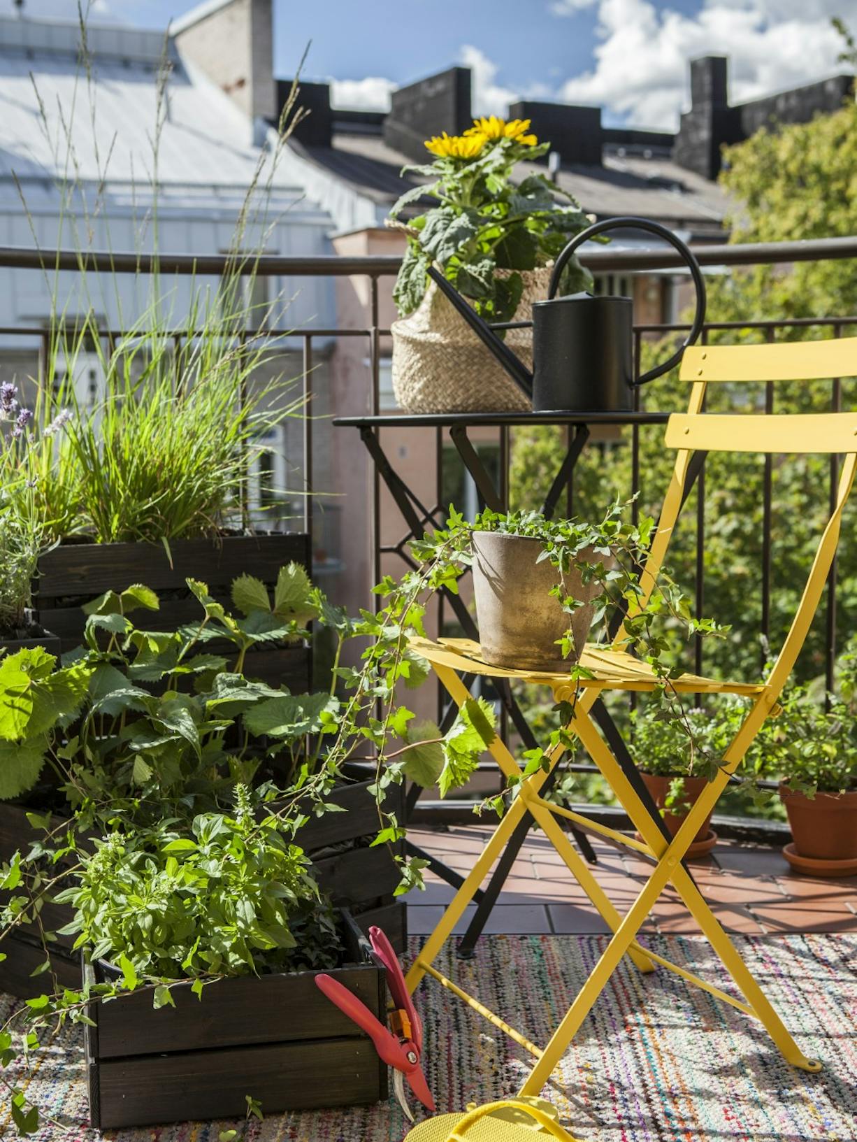 Turn Your Balcony Into An Outdoor Oasis | Chair Shot 1 | Tikkurila