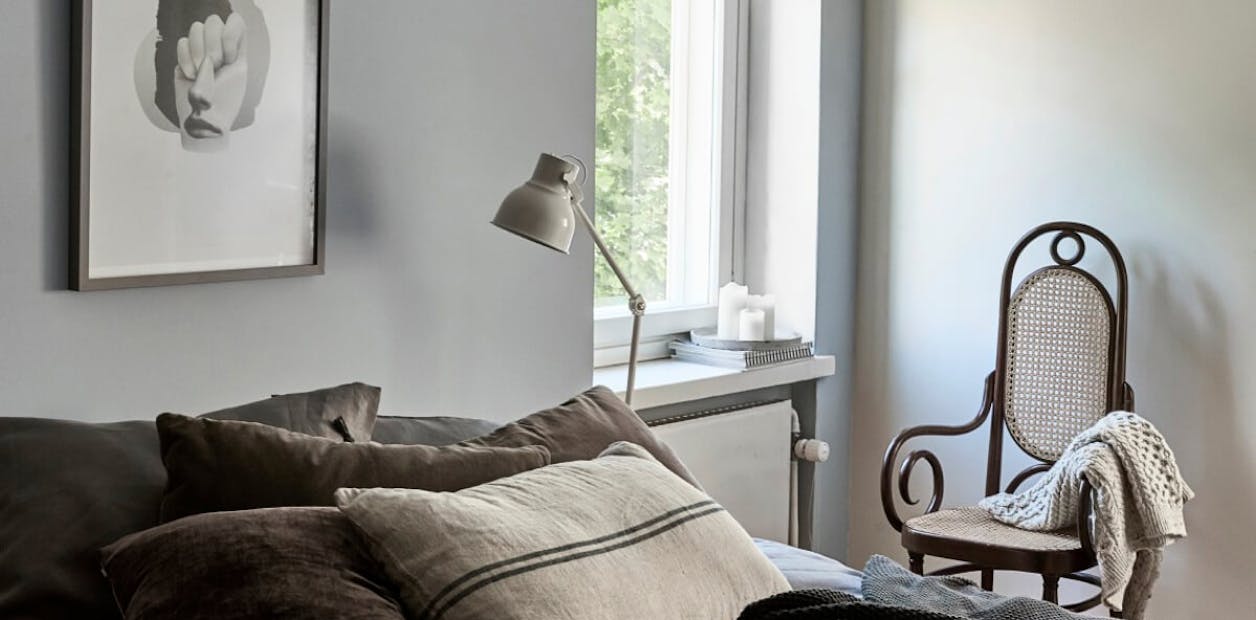 classic spare bedroom colour scheme