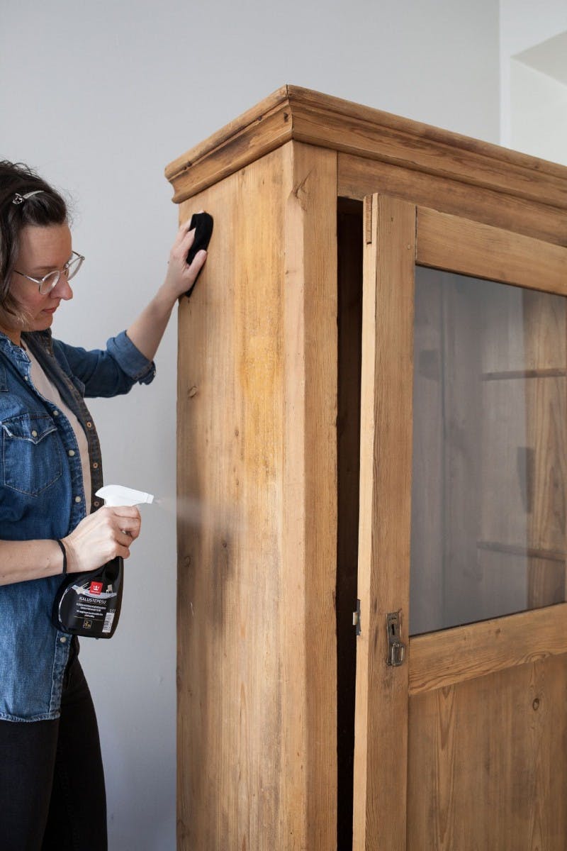 How to transform a rustic wooden cabinet with paint | Clean | Tikkurila