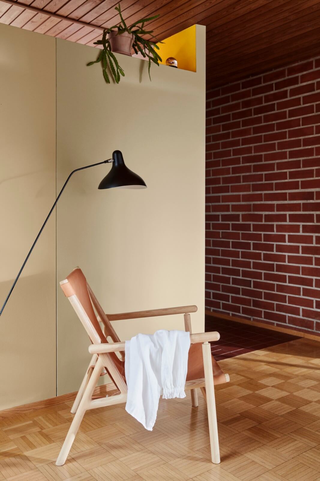 Wall painted with Semolina G398