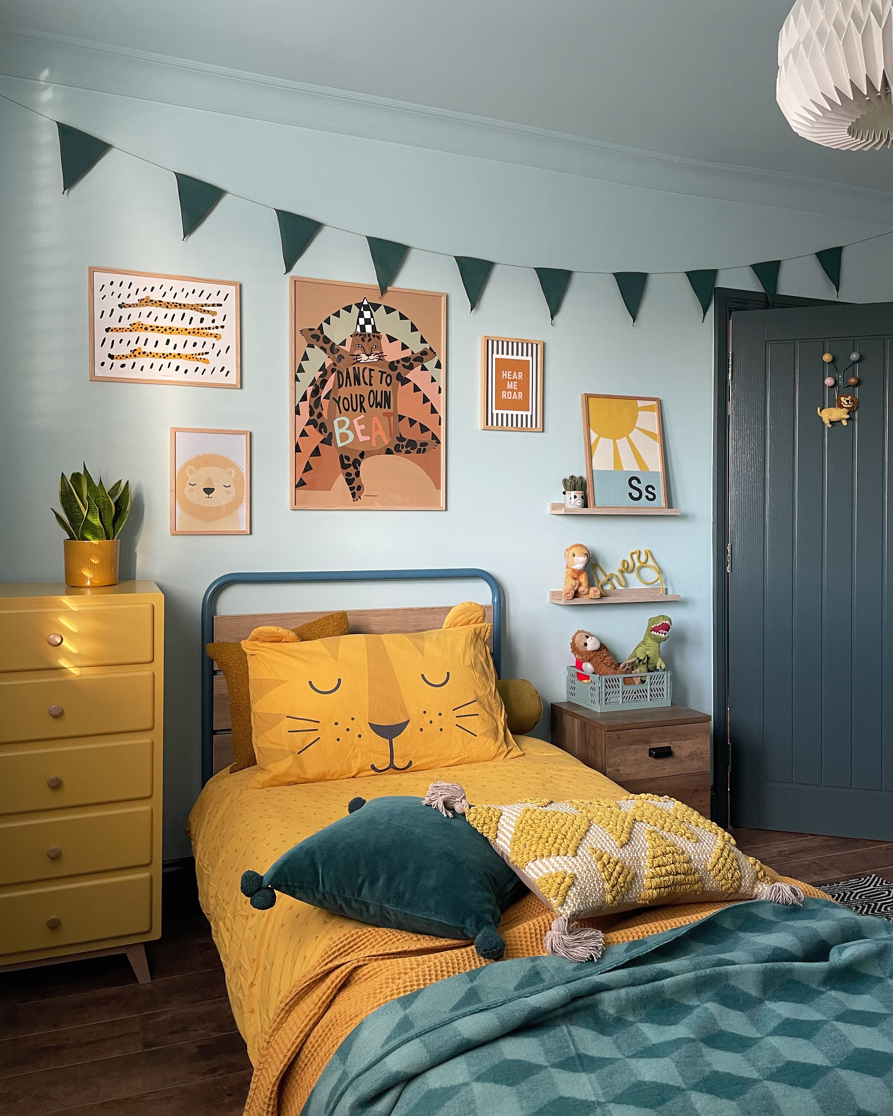 Boys teal bedroom best sale