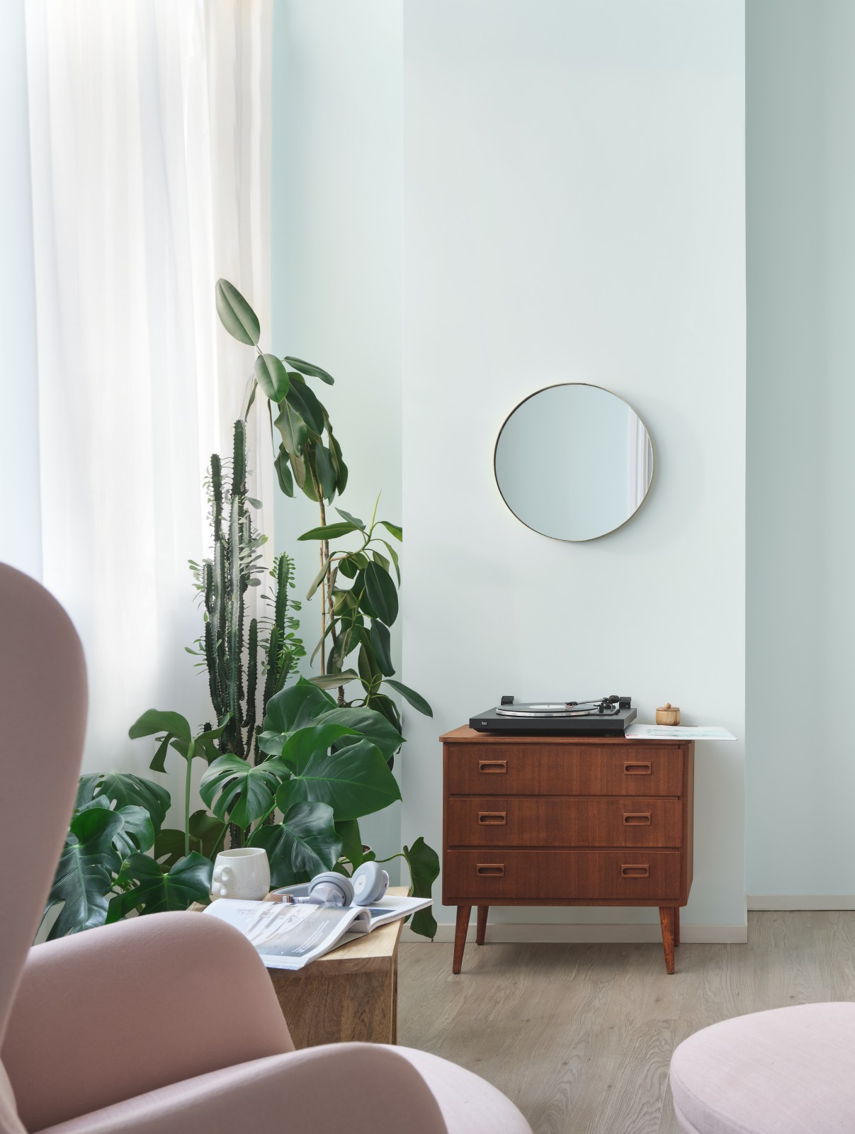 Room painted in green paint shade crystal g371