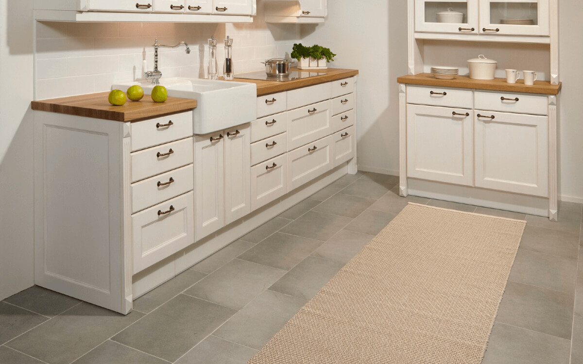Choosing a Colour for a Small Kitchen 
