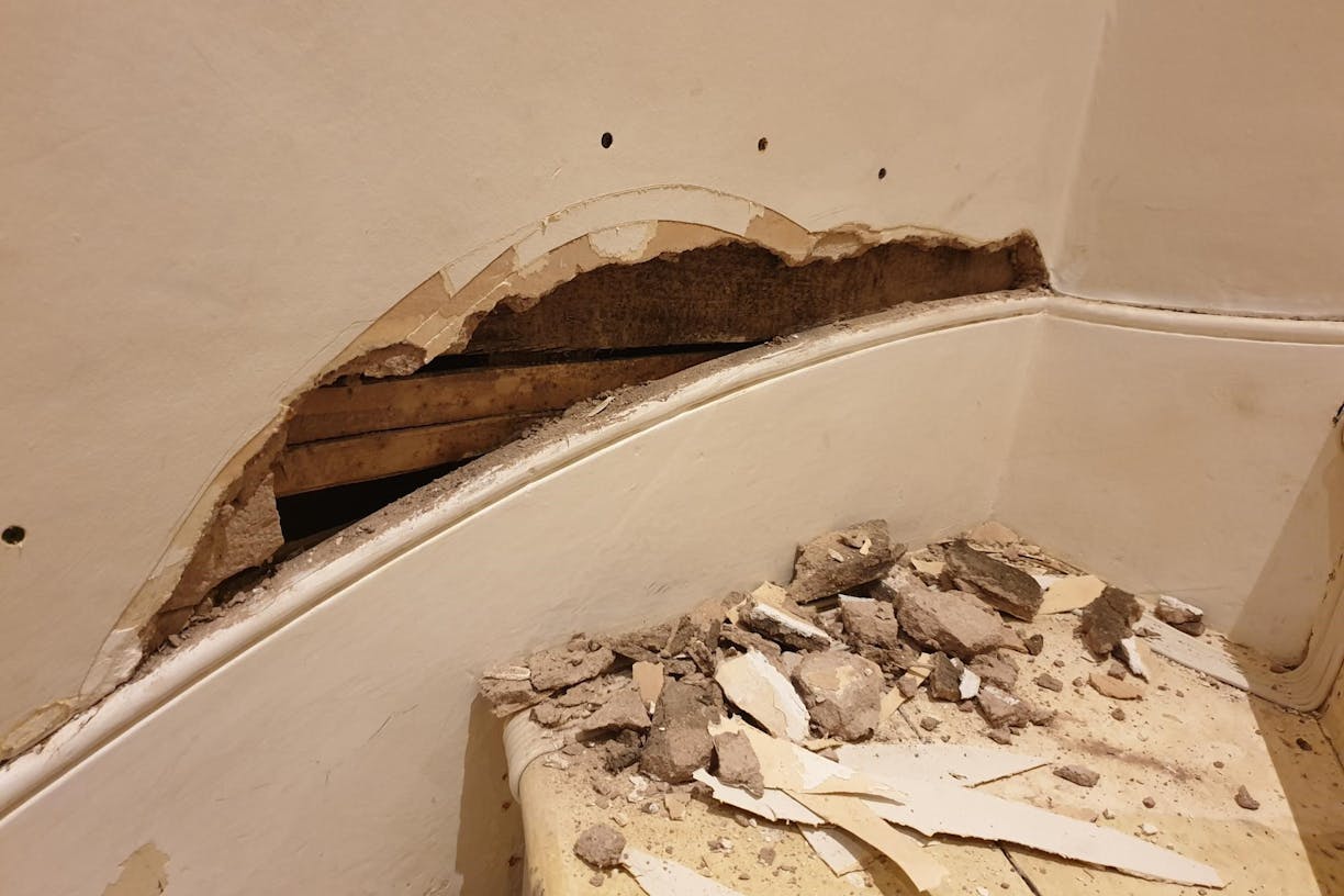 Entrance House Renovation | Damaged Wall | Tikkurila UK