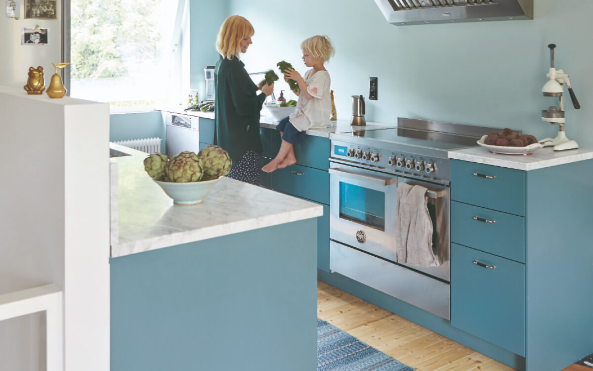 light blue kitchen cabinets 