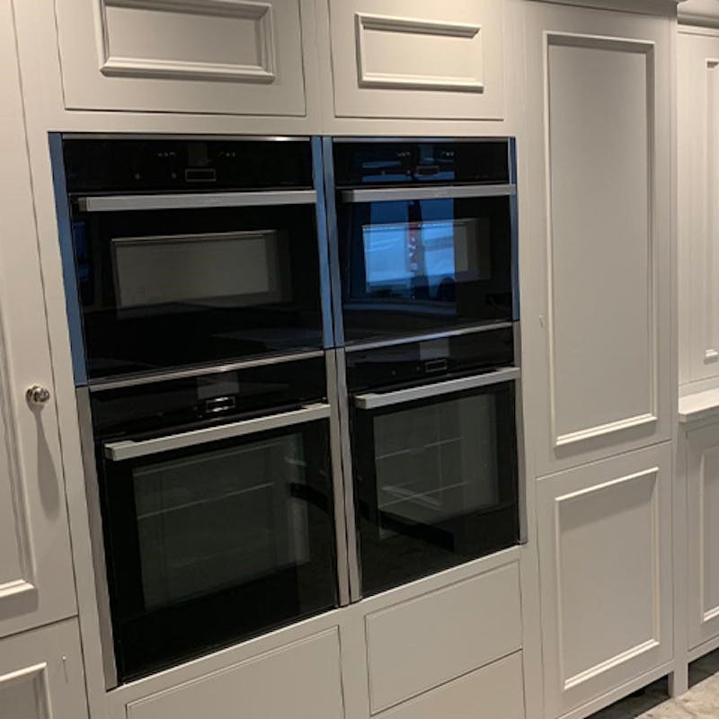 Kitchen units painted in Tikkurila white paint