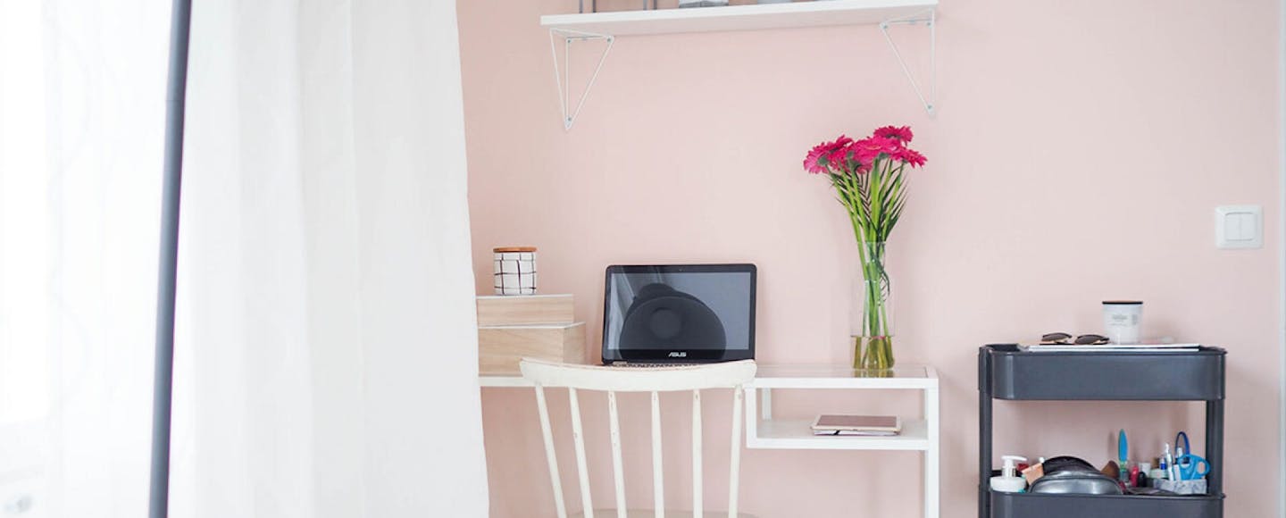 Create a cheerful home study with pastel pink paint | Thumbnail | Tikkurila