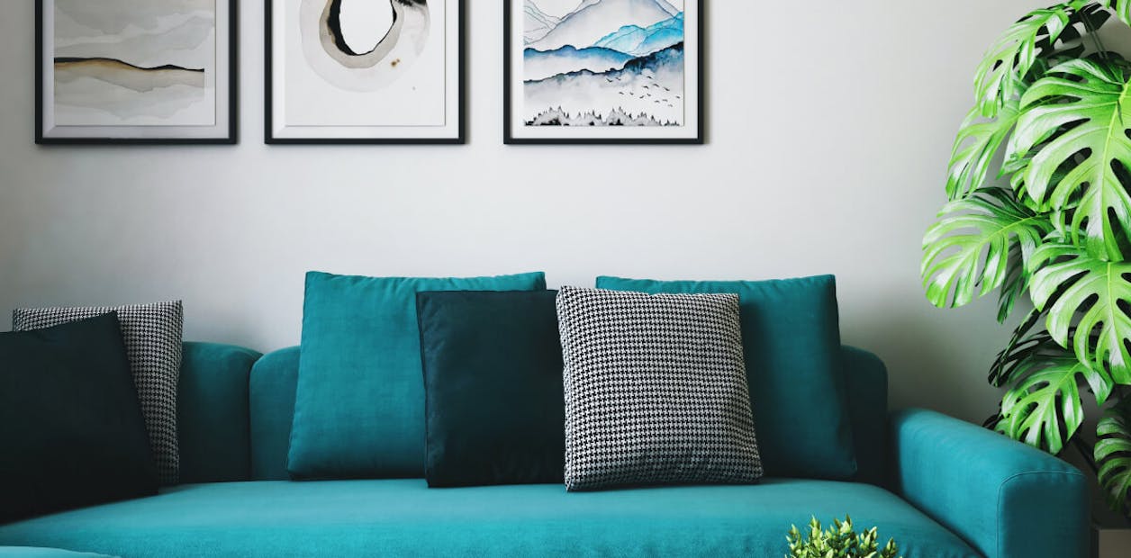 Grey wall with complimentary colour scheme