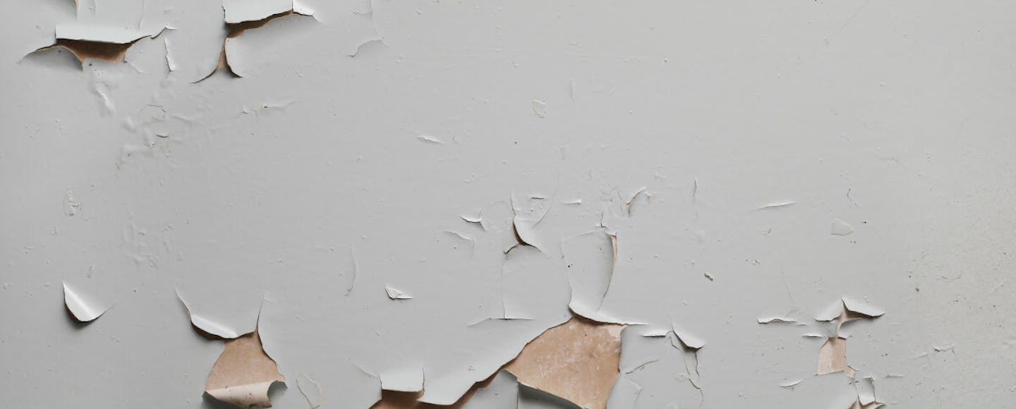 Wall with cracked paint