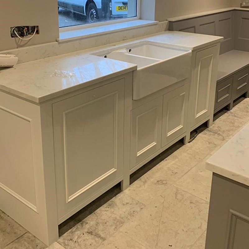 Washbasin unit painted in Tikkurila white paint