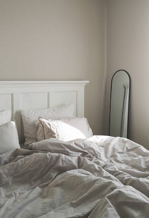 Mulberry bedroom wall