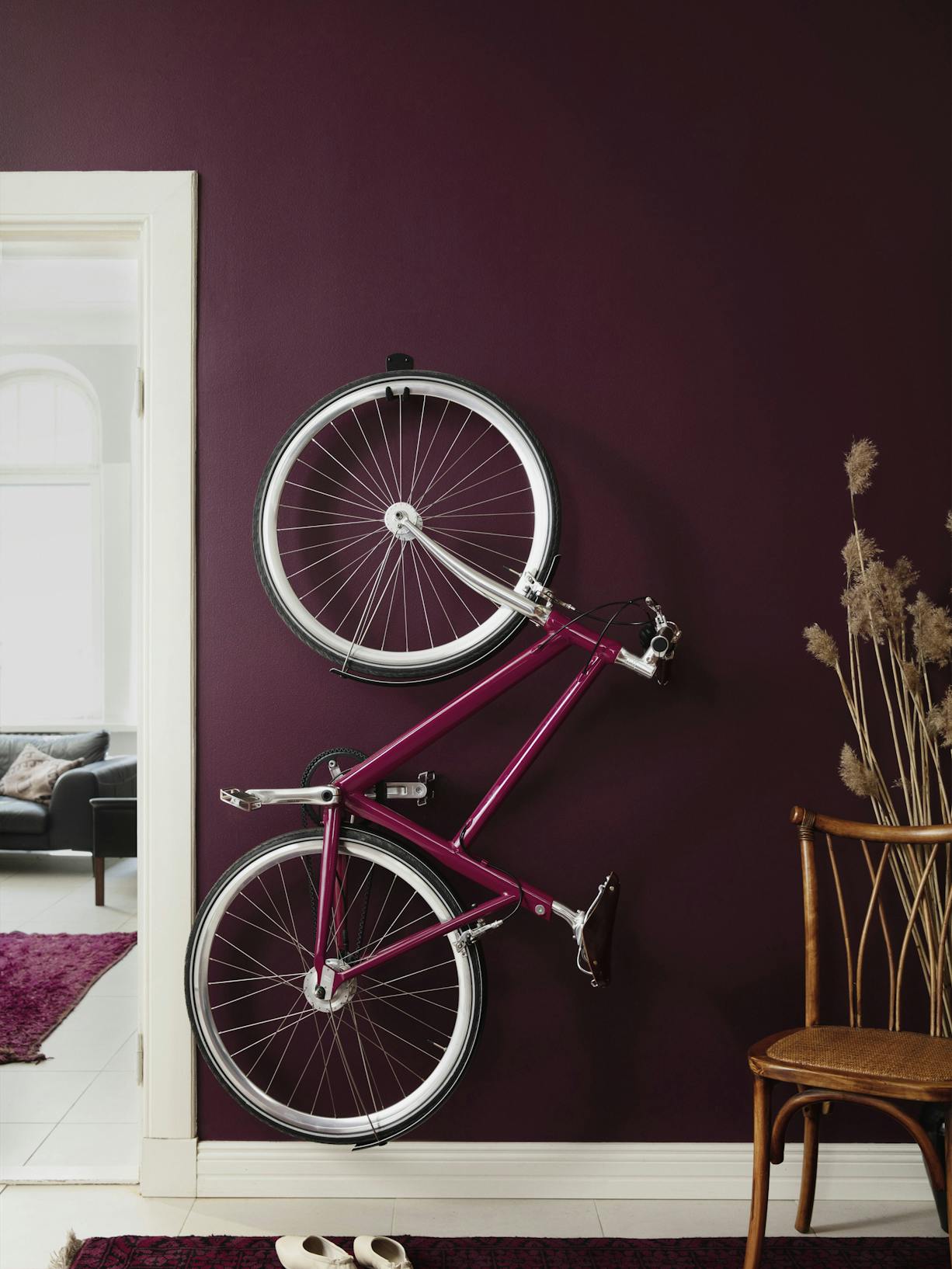 Interior Colour Mood: Energetic Purple - Tango M339 - Left Body Image