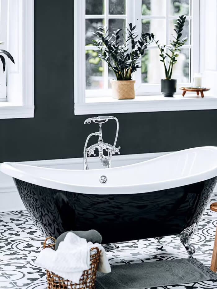 black and white bathroom