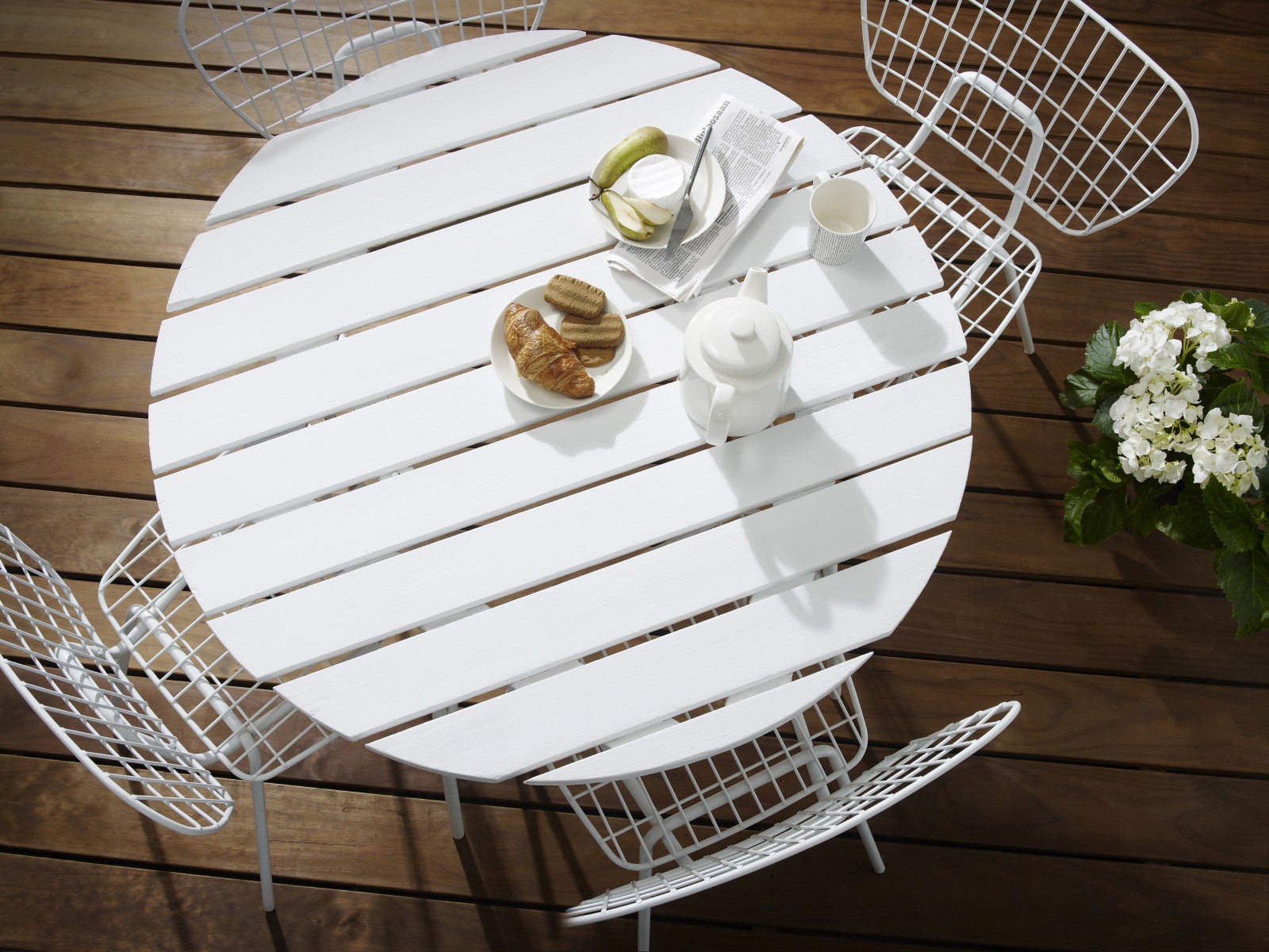 Restore your garden table | Final Image | Tikkurila