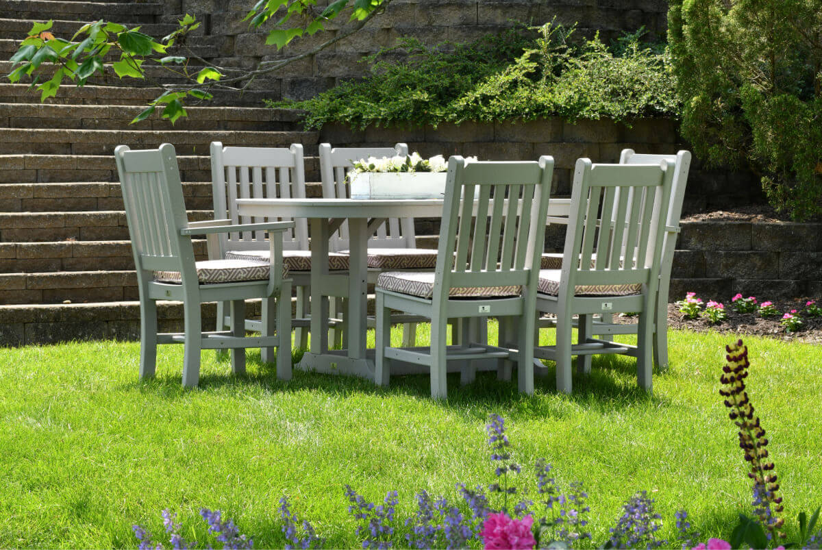 Paint Colours for Outdoor Furniture

