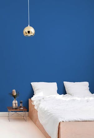 royal blue bedroom wall