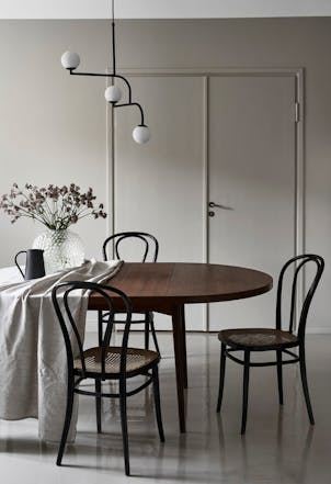 Dining room wall painted with Piazza Y487