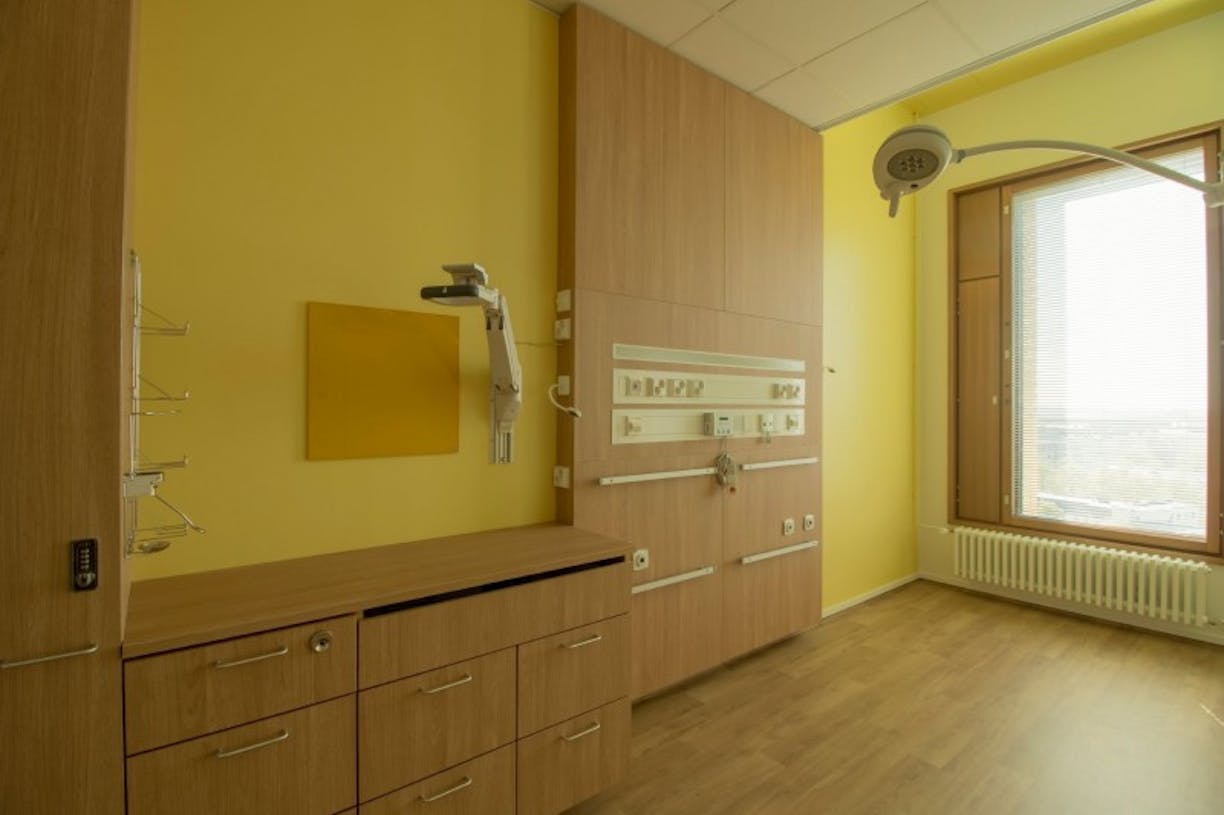 A hospital room painted with Tikkurila paints