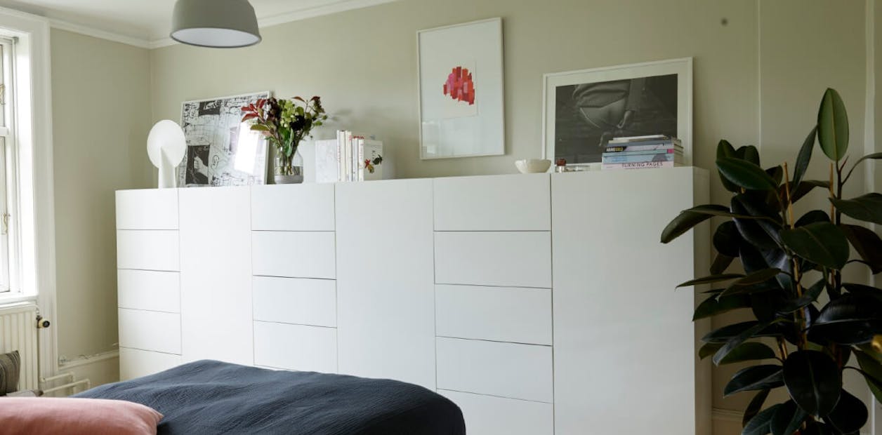light green bedroom wall