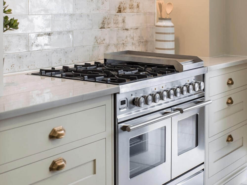 Light Kitchen Cabinets