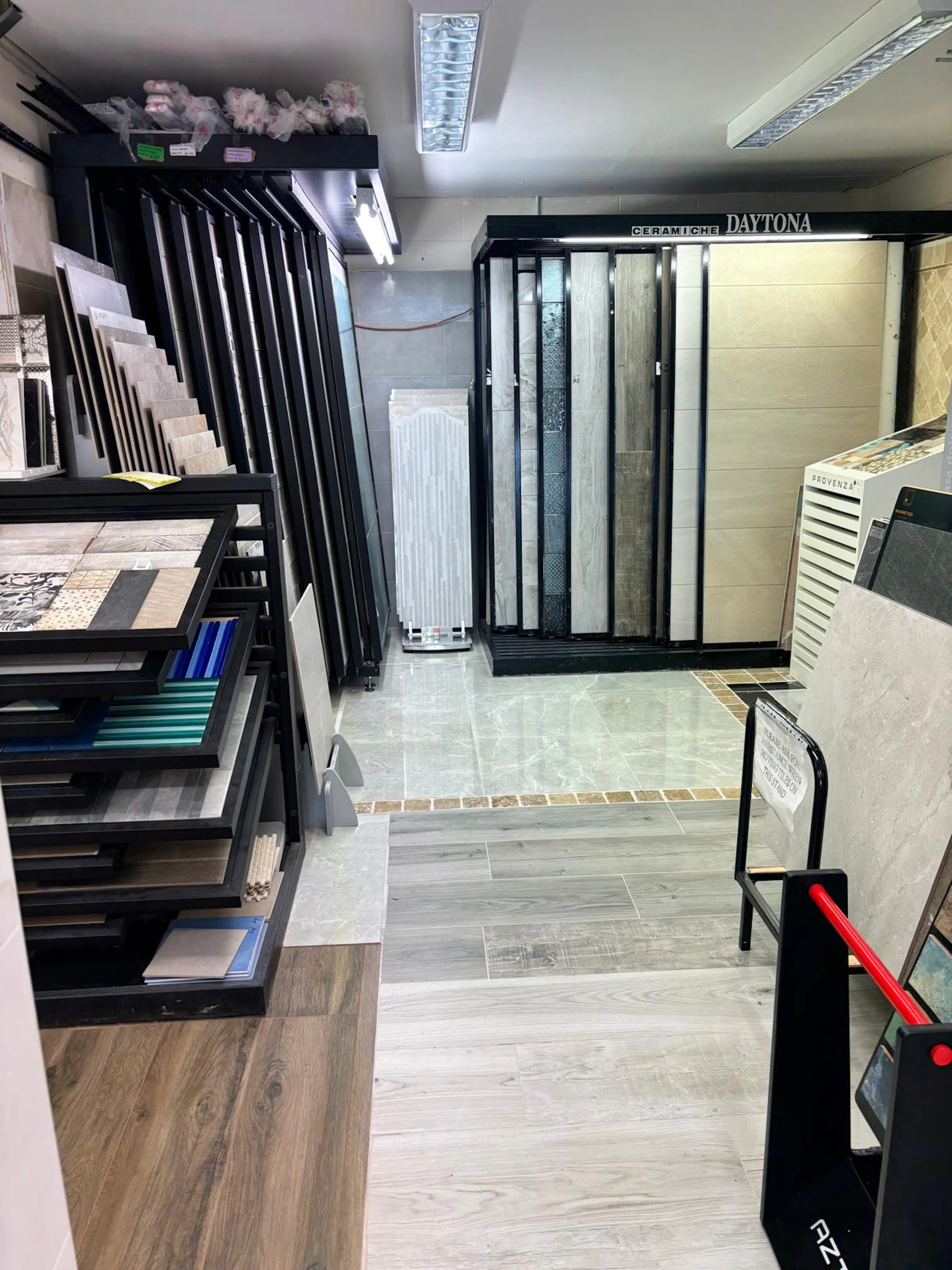 Showroom2