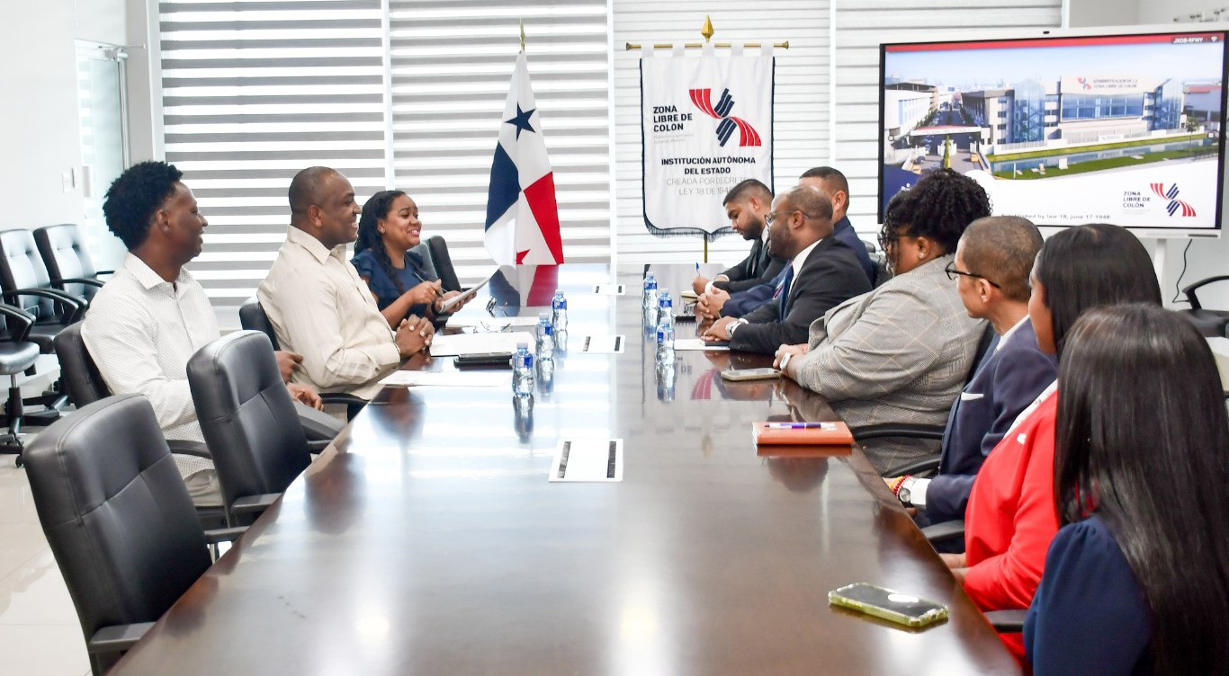 Minister Bouva versterkt economische banden tijdens bezoek aan Panama
