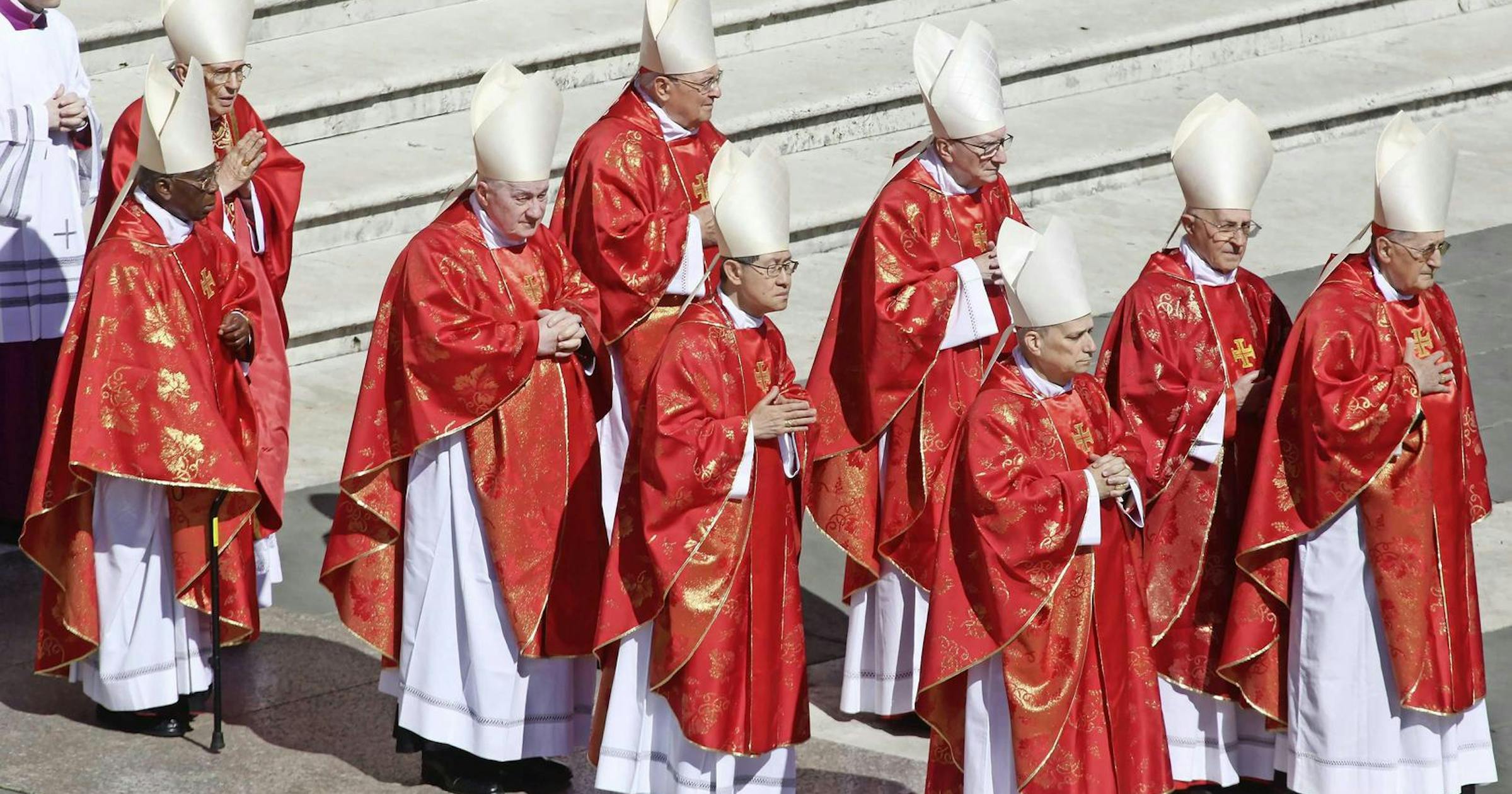 Ook laatste kardinaal aangekomen in Rome om nieuwe paus te kiezen
