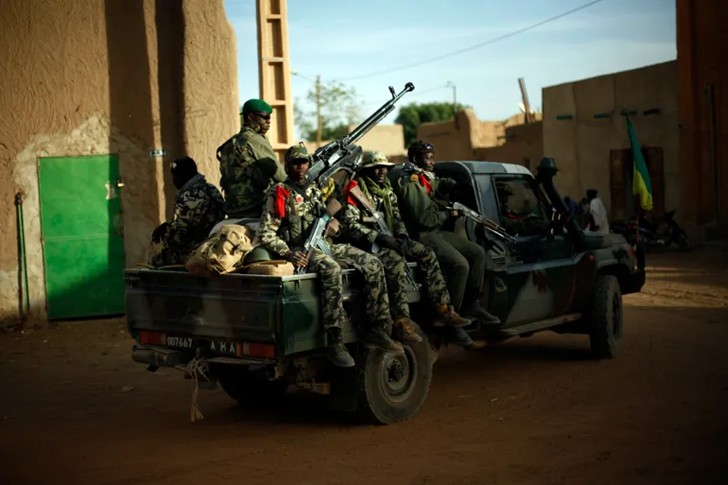 Mali’s military arrests generals