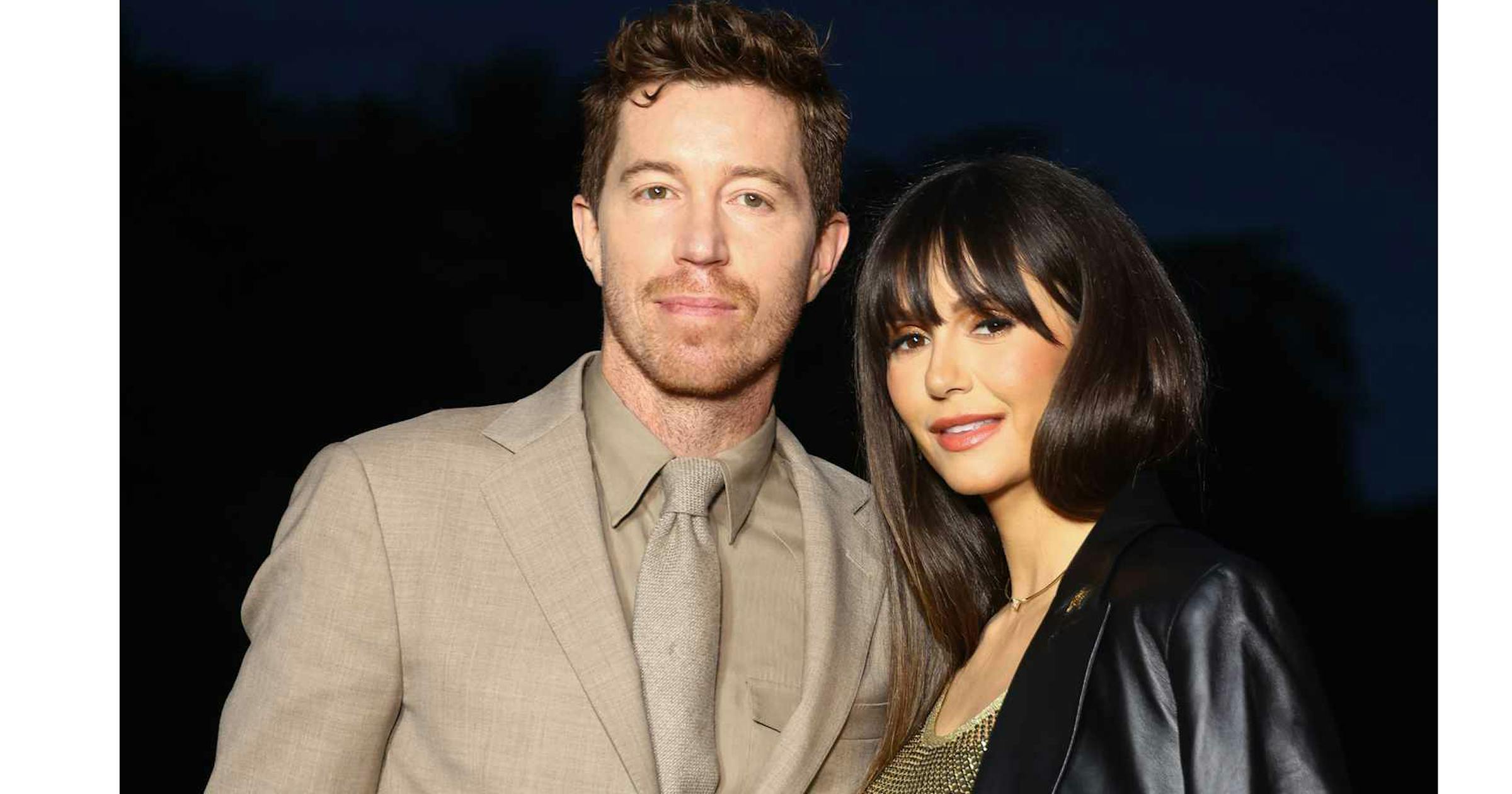 Keksa ayollarning eshaklari Ular tomoqqa chuqur sorishadi