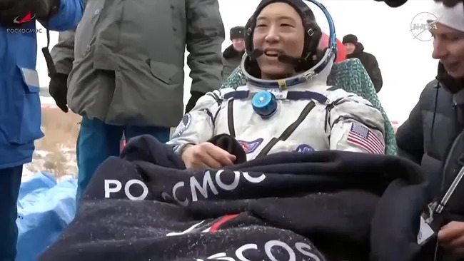 Nasa astronaut and cosmonauts return to Earth after 245 days in space