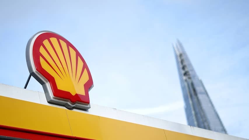 Shell behaalt magere winst door lagere olie- en gasprijzen