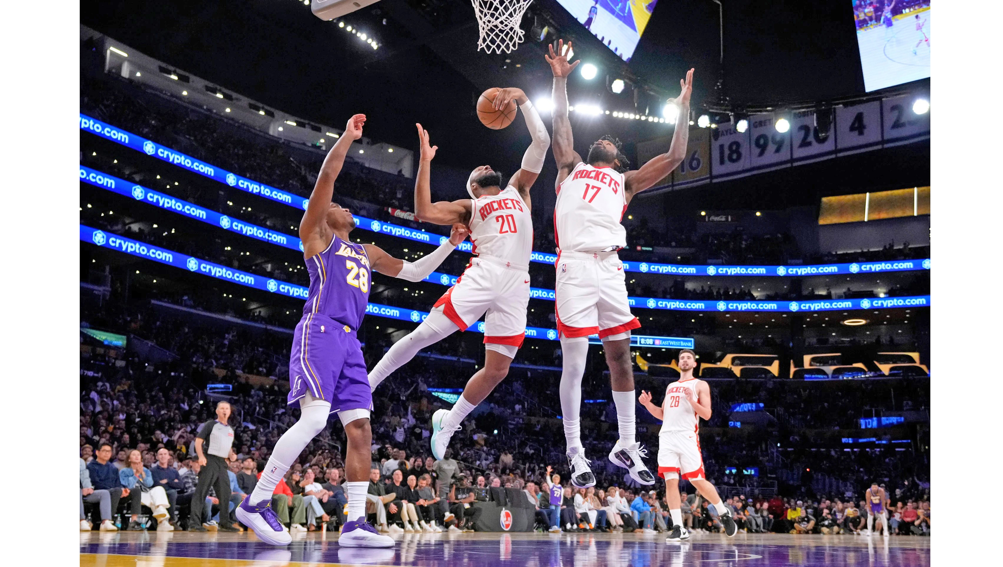 Rockets verslaan Lakers in Game 5 en voorkomen uitschakeling