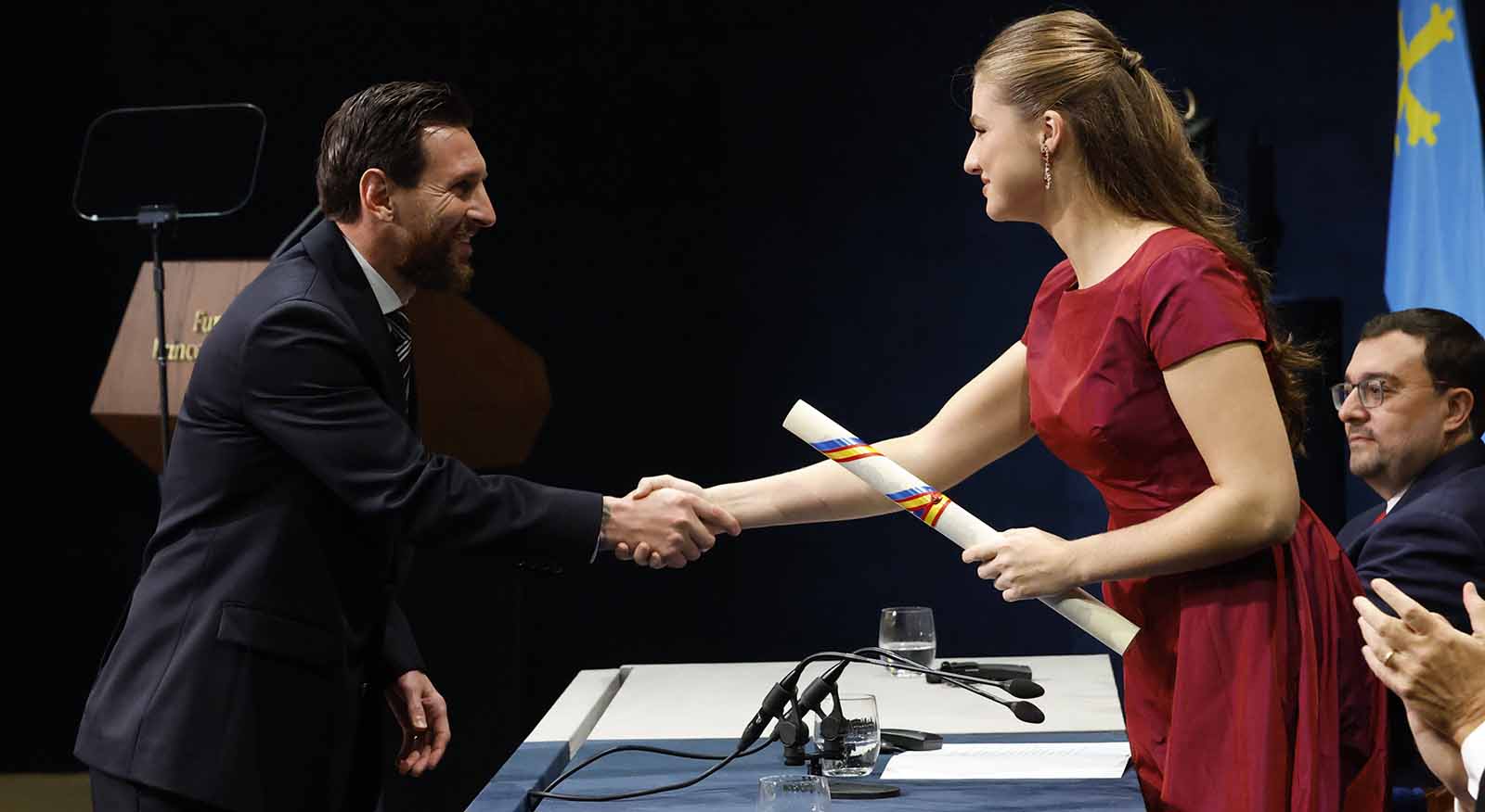 Messi ontvangt prestigieuze Spaanse sportprijs voor indrukwekkende carrière