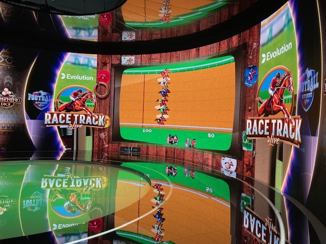 Evolutions spelsläpp Race Track