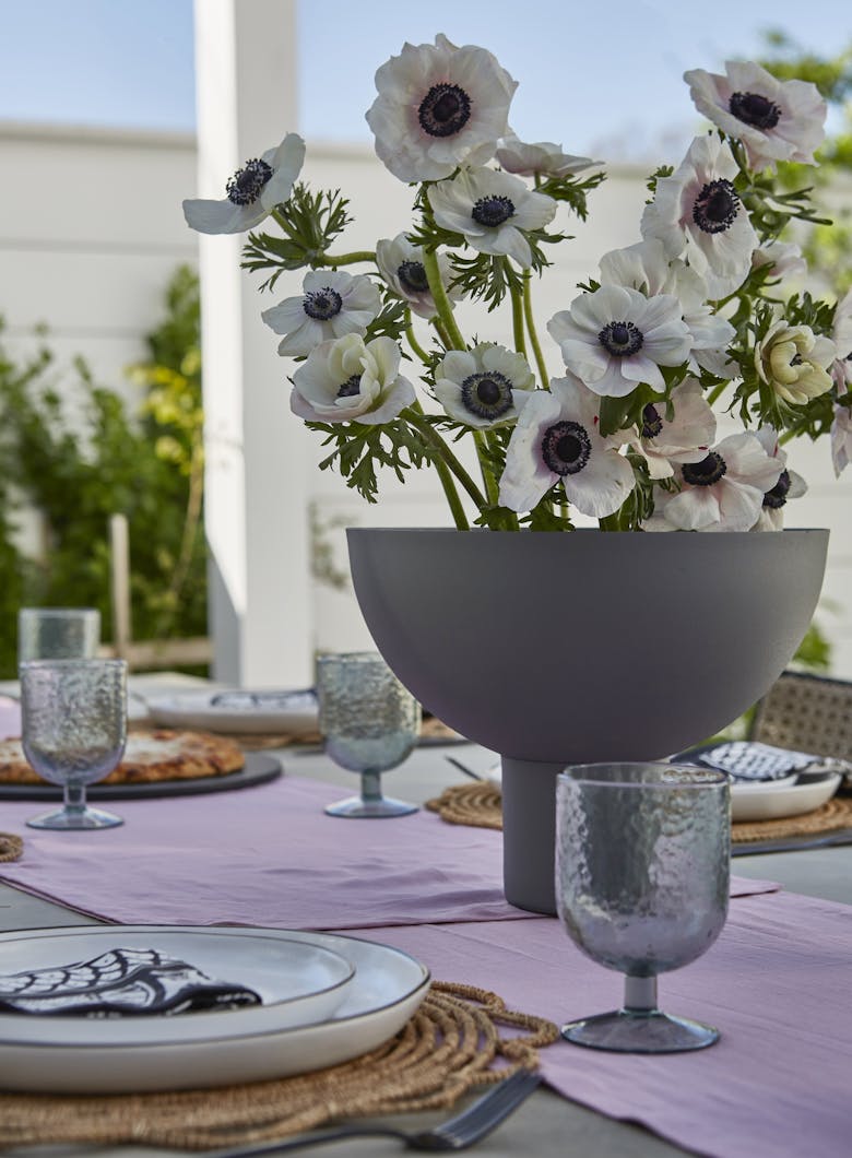Tina-Ramchandani-Interior-Design-Georgetown-Outdoor-Dining-Table-Flowers