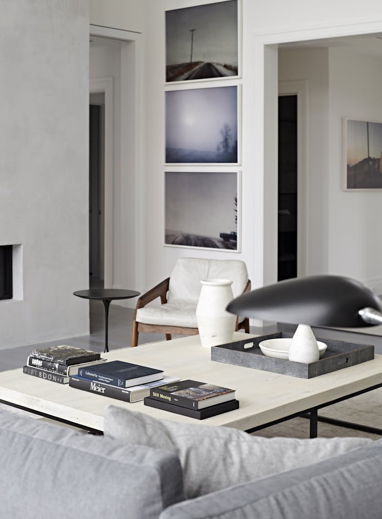 Tina-Ramchandani-Interior-Design-Quogue-Living-Room-Coffee-Table