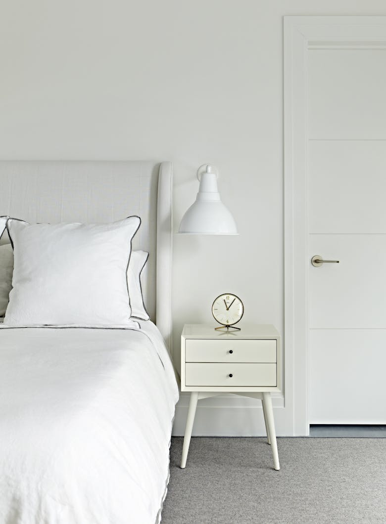 Tina-Ramchandani-Interior-Design-Quogue-Guest-Bedroom-with-Side-Table