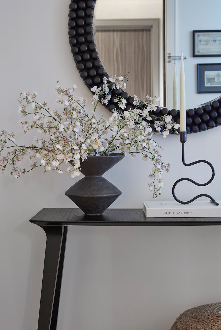 Tina-Ramchandani-Interior-Design-Location-Washington-DC-Flowers-On-Hall-Table