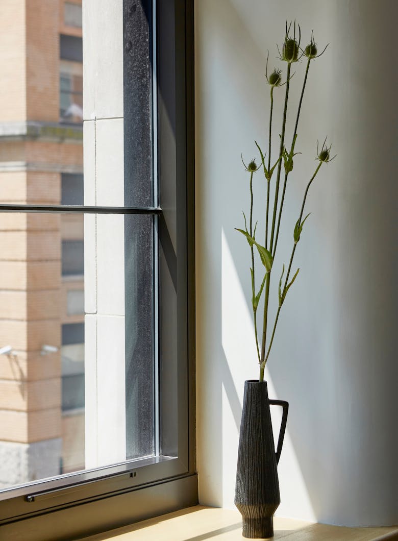 Tina-Ramchandani-Interior-Design-90-Morton-Vase-Detail-Shot
